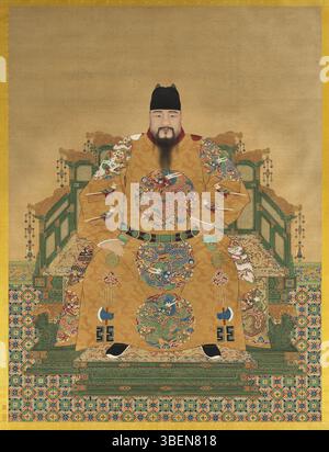 Ce portrait assis montre l'empereur Xianzong de la dynastie Ming, peint par un artiste de la période Ming. L'œuvre met l'accent sur la tenue impériale et le comportement royal de l'empereur, reflétant les traditions artistiques de l'époque. Banque D'Images