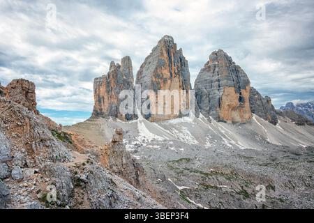 Tre cime di Lavaredo, sommets de Dolomites, Italie Banque D'Images