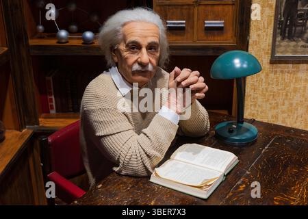 Statue de cire du physicien théorique d'origine allemande Albert Einstein (1879-1955) au Musée des célébrités de la ville de Tachkent, Ouzbékistan Banque D'Images