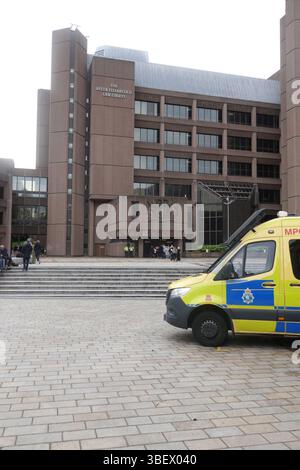 Liverpool, Royaume-Uni. 30 mai 2025. Paul Doyle, 53 ans, de Burghill Road à West Derby, comparaît au tribunal de première instance de Liverpool. L'homme d'affaires local fait face à de multiples chefs d'accusation de causer et de tenter de causer des lésions corporelles graves illégales et malveillantes ainsi qu'à un de conduite dangereuse et deux chefs d'accusation de blessures illégales et malveillantes intentionnelles, lorsqu'une voiture a été conduite dans la foule juste après le défilé du trophée du LFC blessant au moins 79 personnes. Crédit : ken biggs/Alamy Live News Banque D'Images