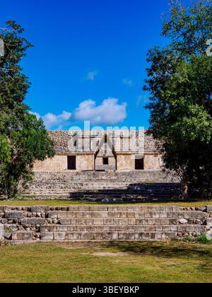 Arche encorbelée au quadrilatère des religieuses, Uxmal, État du Yucatan, Mexique Banque D'Images