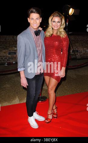 Joey Essex et Sam Faiers arrivant pour le tournage de l'épisode live de 'The Only Way Is Essex' et James argent's Charity Show in Essex - 3 décembre 2012 Banque D'Images
