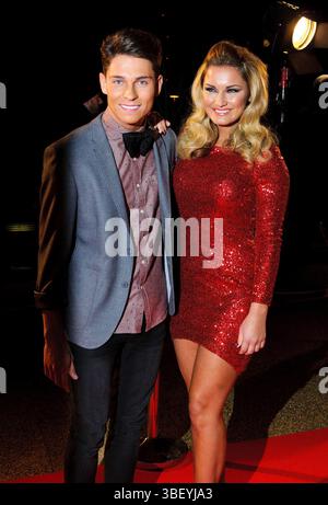 Joey Essex et Sam Faiers arrivant pour le tournage de l'épisode live de 'The Only Way Is Essex' et James argent's Charity Show in Essex - 3 décembre 2012 Banque D'Images