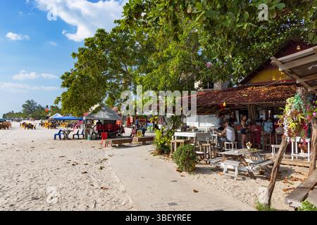 Bar à Cenang Beach, Langkawi, Kedah, Malaisie Banque D'Images