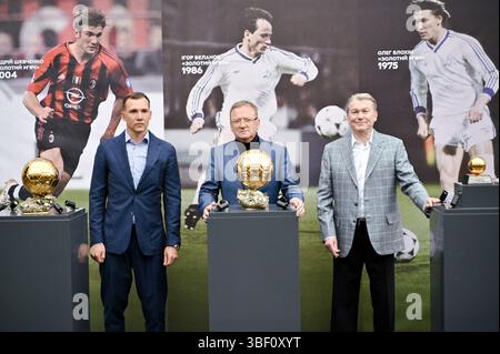 Non exclusif : Président de l'Association ukrainienne de football, footballeur de l'année 2004 Andrii Shevchenko, footballeur de l'année 1986 Ihor Belano Banque D'Images