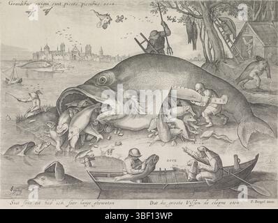 Amsterdam, Visscher, Claes Jansz. (II), Bruegel, Pieter (I), Heyden, Pieter van der, les gros poissons mangent les petits poissons, Amsterdam, verso - estampillé, les gros poissons mangent les petits poissons. Un gros poisson capturé sur le rivage est coupé par un mâle avec un couteau, de sorte que beaucoup de petits poissons et coquillages sortent du ventre et de la bouche. Au premier plan une barque dans laquelle un père pointe son fils vers le spectacle et un pêcheur. Sous la représentation une ligne en latin et une ligne en néerlandais., impression, hauteur 221 mm, largeur 294 mm, graveur, 1601 - 1652, papier, gravure, gravure (procédé d'impression), conception de travaux, Zuid-Nede Banque D'Images
