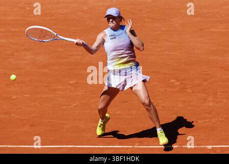 Paris, France. 30 mai 2025. La polonaise IgA Swiatek photographiée en action lors d'un match de tennis entre Jaqueline Cristian et IgA Swiatek, au troisième tour du tournoi de tennis féminin du Grand Chelem de Roland Garros, vendredi 30 mai 2025 à Paris, France. L’édition 2025 de Roland Garros se déroule du 24 mai au 8 juin 2025. BELGA PHOTO BENOIT DOPPAGNE crédit : Belga News Agency/Alamy Live News Banque D'Images