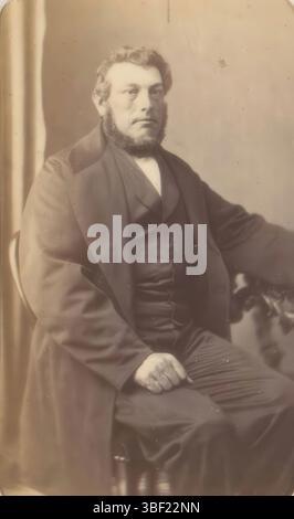 Gorinchem, tissu écarlate, Kornelis Willem, Portrait d'un homme assis à une table, appelé l'entrepreneur W. Nugteren, verso - manuscrit, cette photo fait partie d'un album., photographie, photo, carte-de-visite, feuille d'album, photos, SCHORTELDOK/PHOTOGRAAF/GORINCHEM/Groote Markt, verso - imprimé, entrepreneurs : 1 v Nugteren, recto feuille d'album - manuscrite, W. Nugteren./ entrepreneur/ Hardingsveld., hauteur 82 mm, largeur 50 mm, Néerlandais, 1800-08-03 - 1885-03-12, photographe, 1855 - 1885, carton, papier photographique, papier photo, impression d'album, impression d'albumine Banque D'Images