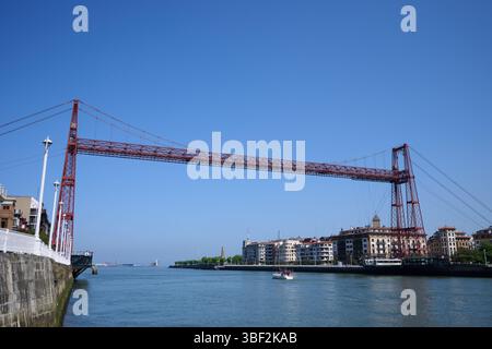 Pont transporteur de vizcaya, un pont suspendu sur la rivière nervion, reliant les villes de portugalete et getxo, dans le pays basque, espagne Banque D'Images
