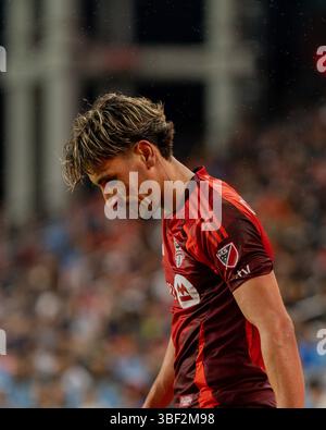 Toronto, Canada. 28 mai 2025. Theo Corbeanu #7 du Toronto FC réagit lors du match de la MLS entre le Toronto FC et le Philadelphia Union au BMO Field. Score final Philadelphia Union 2-1 Toronto FC. Le 28 mai 2025 à Toronto, Canada. (Photo de Leonardo Ramirez/ Eyepix Group/SIPA USA) crédit : SIPA USA/Alamy Live News Banque D'Images