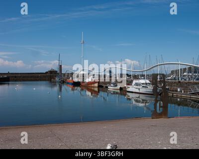 Bateaux dans le port de Whitehaven Banque D'Images