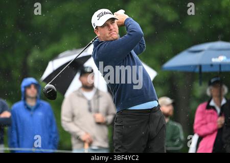 Dublin, Ohio, États-Unis. 30 mai 2025. Tom Hoge (États-Unis) quitte le 1er tee lors de la 2e manche du Memorial Tournament à Dublin, Ohio. Brent Clark/Cal Sport Media/Alamy Live News Banque D'Images