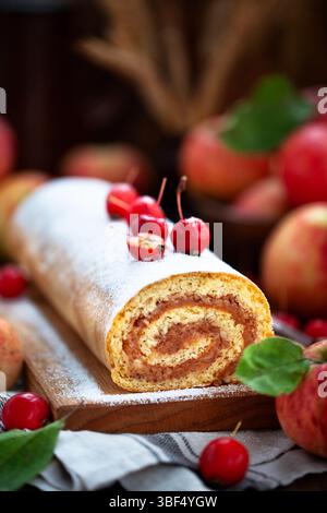 Délicieux gâteau à l'éponge aux pommes fait maison Banque D'Images