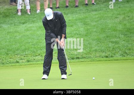 Dublin, Ohio, États-Unis. 30 mai 2025. Scottie Scheffler (USA) frappe le 9e trou lors de la deuxième manche du Memorial Tournament à Dublin, Ohio. Brent Clark/Cal Sport Media/Alamy Live News Banque D'Images
