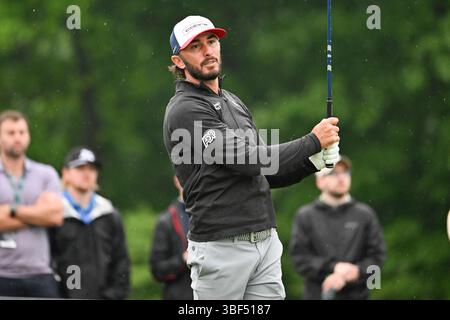 Dublin, Ohio, États-Unis. 30 mai 2025. Max Homa (USA) quitte le 1er tee lors de la 2e manche du Memorial Tournament à Dublin, Ohio. Brent Clark/Cal Sport Media/Alamy Live News Banque D'Images
