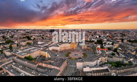 Ville de Lodz pendant le coucher du soleil vue aérienne - Pologne Banque D'Images