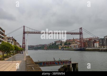 Pont transporteur du pont Vizcaya reliant les villes de Portugalete et Las Arenas (partie de Getxo) dans la province de Gascogne en Espagne Banque D'Images