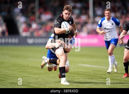 Tobias Elliott des Saracens affronté par Ethan Staddon de Bath lors du Gallagher Premiership match au StoneX Stadium de Londres. Date de la photo : samedi 31 mai 2025. Banque D'Images