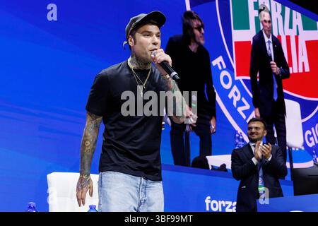 Roma, Italie. 31 mai 2025. Fedez durante il congresso nazionale di Forza Italia Giovani, Roma, Sabato 31 Maggio 2025 (Foto Roberto Monaldo/LaPresse) Fedez pendant le congrès national de la fête Forza Italia Giovani, Rome, samedi 31 mai 2025 (photo Roberto Monaldo/LaPresse) crédit : LaPresse/Alamy Live News Banque D'Images