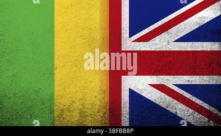 Drapeau national du Royaume-Uni (Grande-Bretagne) Union Jack avec la République du Mali drapeau national. Grunge l'arrière-plan Banque D'Images