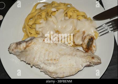 Filet de moine aux tagliatelles (Lophius piscatorius) Banque D'Images