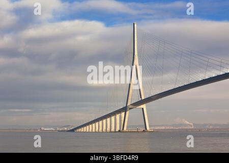 Pont de Normandie vue (Pont de Normandie, France). coup horizontal Banque D'Images