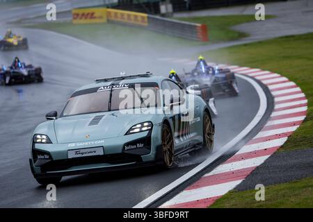 Voiture de sécurité lors de l'ePrix de Shanghai, 10ème et 11ème manche du Championnat du monde ABB FIA de formule E 2024-25, sur le circuit International de Shanghai du 31 mai au 1er juin 2025 à Shanghai, Chine - photo Julien Delfosse / DPPI Banque D'Images