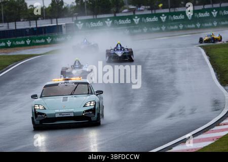Voiture de sécurité lors de l'ePrix de Shanghai, 10ème et 11ème manche du Championnat du monde ABB FIA de formule E 2024-25, sur le circuit International de Shanghai du 31 mai au 1er juin 2025 à Shanghai, Chine - photo Julien Delfosse / DPPI Banque D'Images
