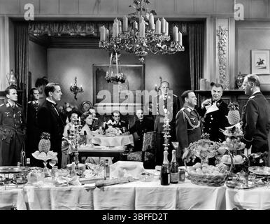 Curd Jurgens (à droite), sur le plateau du film ouest-allemand, 'le général du diable', titre original allemand : 'des Teufels General', Europa-Filmverleih, 1955 Banque D'Images