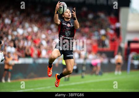 Toulouse, France. 01 juin 2025. Ange Capuozzo de Toulouse lors du match du championnat de France Top 14 de rugby à xv opposant le stade Toulousain (Toulouse) et LE LOU Rugby (Lyon) le 1er juin 2025 au stade Ernest Wallon de Toulouse - photo Nathan Barange/DPPI crédit : DPPI Media/Alamy Live News Banque D'Images