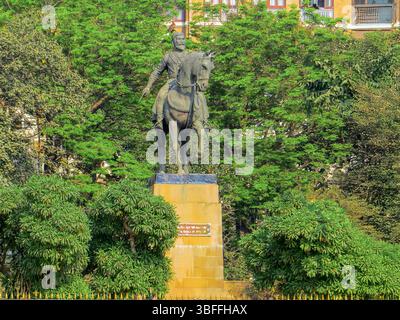 Statue de Chattrapati Shivaji Maharaj à la porte de l'Inde, Mumbai, Maharashtra, Inde. Banque D'Images