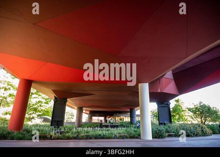 Musée du quai Branly - Jacques Chirac, un musée conçu par Jean nouvel qui présente l'art et les cultures indigènes d'Afrique, d'Asie, d'Océanie et d'Océanie Banque D'Images