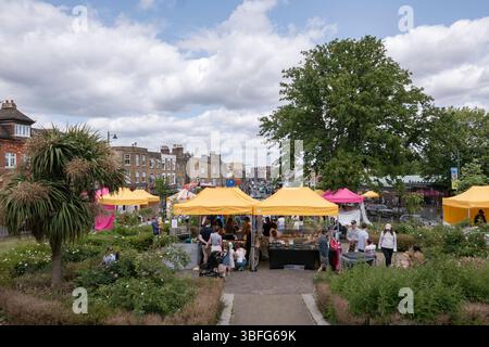 West Norwood Feast dans le sud de Londres, Angleterre. West Norwood Feast est un festival de marché de rue autofinancé et géré par des bénévoles à Lambeth. Photo : SMP News Banque D'Images
