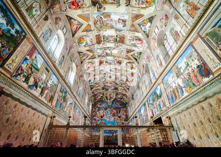 Roma. Cité du Vatican, Musée du Vatican. A l'intérieur de la chapelle Sixtine, la merveille des fresques de Michel-Ange Buonarroti. Le jugement universel. Banque D'Images
