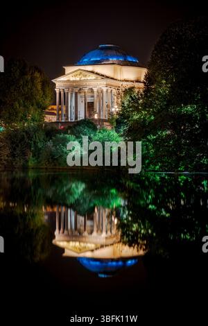 Panthéon de Turin : la Gran Madre di Dio, qui se reflète dans le Pô. Banque D'Images