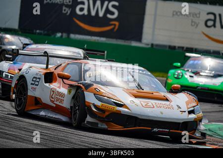 Monza, Italie. 01 juin 2025. Eddie CHEEVER, Marco PULCINI et Christopher FROGGATT au volant de la (#93) Ferrari 296 GT3 de l'équipe Ziggo Sport Tempesta lors du GT World Challenge propulsé par AWS le 1er juin 2025 à Autodromo Nazionale di Monza, Monza, Italie. Crédit : Alessio Morgese AG. FotoMorAle/E-mage/Alamy Live News/Alamy Live News Banque D'Images