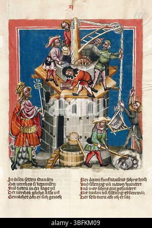 « La construction de la Tour de Babel » feuillet illuminé par un illuminateur bavarois inconnu (actif vers 1400–1410) montrant le roi Nimrod supervisant les ouvriers médiévaux construisant la Tour de Babel. La miniature accompagne la narration de Rudolf von EMS (vers 1200 – 1254) de l’histoire de l’ancien Testament et présente des représentations détaillées des techniques de construction médiévales et des vêtements d’époque. Banque D'Images