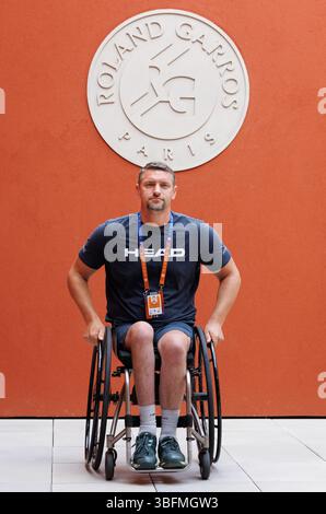 Paris, France. 02 juin 2025. Le joueur belge de tennis en fauteuil roulant Joachim Gerard pose pour le photographe lors du tournoi de Roland Garros French Open, à Paris, France, lundi 02 juin 2025. Le tournoi de cette année se déroule du 25 mai au 08 juin. BELGA PHOTO BENOIT DOPPAGNE crédit : Belga News Agency/Alamy Live News Banque D'Images