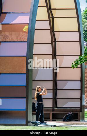 Londres, Royaume-Uni. 2 juin 2025. Serpentine Pavilion 2025, Une capsule dans le temps, conçu par l’architecte et éducatrice bangladaise Marina Tabassum et sa firme Marina Tabassum Architects (MTA) à Serpentine South, il sera en place et ouvert au public du 6 juin au 26 octobre 2025. Crédit : Guy Bell/Alamy Live News Banque D'Images