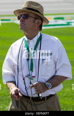 Concord, Caroline du Nord, États-Unis. 24 mai 2008. Concord, NC USA - 24 mai 2008 : Jack Roush regarde ses pilotes se qualifier pour le Carquest Auto parts 300 (image crédit : © Walter G. Arce Sr./ASP via ZUMA Press Wire) USAGE ÉDITORIAL SEULEMENT ! Non destiné à UN USAGE commercial ! Banque D'Images