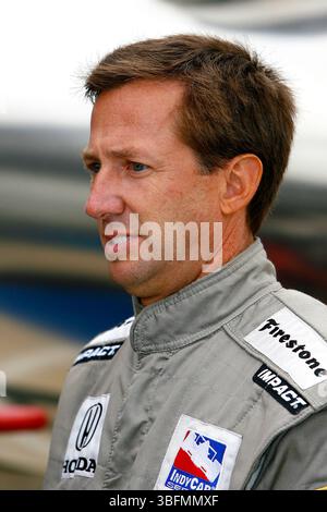 Indianapolis, Indiana, États-Unis. 14 mai 2008. Indianapolis, États-Unis - 14 mai 2008 : John Andretti attend le début des essais de l'Indy 500 2008 au Indianapolis Motor Speedway. (Crédit image : © Walter G. Arce Sr./ASP via ZUMA Press Wire) USAGE ÉDITORIAL SEULEMENT ! Non destiné à UN USAGE commercial ! Banque D'Images