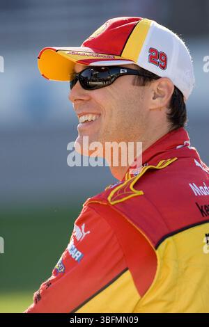 Fort Worth, Texas, États-Unis. 4 avril 2008. Fort Worth, TX États-Unis - 08 juillet 2008 : Kevin Harvick lors des qualifications au Texas Motor Speedway pour la course du NSCS Samsung 500 à Fort Worth, TX. (Crédit image : © Walter G. Arce Sr./ASP via ZUMA Press Wire) USAGE ÉDITORIAL SEULEMENT ! Non destiné à UN USAGE commercial ! Banque D'Images