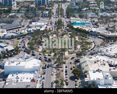 Belle vue aérienne sur Sarasota, la magnifique plage de sable blanc et son emblématique cercle des armands Banque D'Images