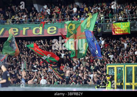 Terni, Italie. 03 juin 2025. Les fans de Ternana Sector nord lors de la finale Play Off Italian série C, match Ternana Calcio vs Pescara 02 juin 2025 au stade Liberati de Terni Italie (photo de Luca Marchetti/LiveMedia) lors de Ternana vs pescara, match de football italien Coppa Italia Serie C à Terni, Italie, 02 juin 2025 crédit : Agence photo indépendante/Alamy Live News Banque D'Images
