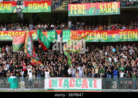 Terni, Italie. 03 juin 2025. Les fans de Ternana Sector est lors de la finale Play Off Italian serie C, match Ternana Calcio vs Pescara 02 juin 2025 au stade Liberati de Terni Italie (photo de Luca Marchetti/LiveMedia) lors de Ternana vs pescara, match de football italien Coppa Italia Serie C à Terni, Italie, 02 juin 2025 crédit : Agence photo indépendante/Alamy Live News Banque D'Images