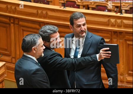 Lisbonne, Portugal. 03 juin 2025. La première session plénière de la XVIIe législature du Parlement portugais a lieu à l'Assemblée de la République à Lisbonne. Au cours de la session, les députés nouvellement élus prennent leurs fonctions et élisent le Président et les Vice-Présidents de l’Assemblée. Crédit : Ricardo Rocha/Alamy Live News Banque D'Images