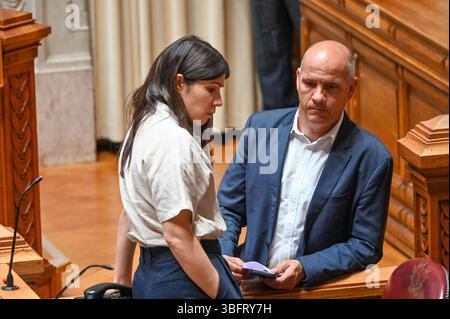 Lisbonne, Portugal. 03 juin 2025. La première session plénière de la XVIIe législature du Parlement portugais a lieu à l'Assemblée de la République à Lisbonne. Au cours de la session, les députés nouvellement élus prennent leurs fonctions et élisent le Président et les Vice-Présidents de l’Assemblée. Crédit : Ricardo Rocha/Alamy Live News Banque D'Images