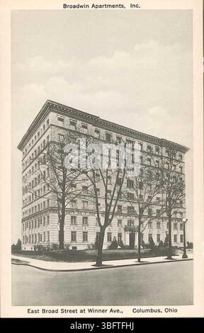 Les appartements Broadwin, construits à l'origine en 1925 sous le nom de Broadwin Hotel, sont un bâtiment de huit étages situé au 1312 East Broad Street. Doté d'une architecture Renaissance, le bâtiment était l'un des nombreux immeubles d'appartements de luxe de Broad Street au début du XXe siècle. Son hall au sol en marbre et son restaurant original illustrent le luxe de l'époque. Banque D'Images