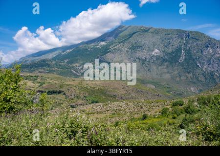 Vue sur la montagne de près de Lover e Poshtme, Albanie Banque D'Images