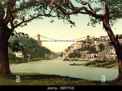 Pont suspendu de Clifton à Bristol, Angleterre, vue du 19ème siècle depuis la vallée présentant l'ingénierie historique et l'infrastructure britannique emblématique Banque D'Images